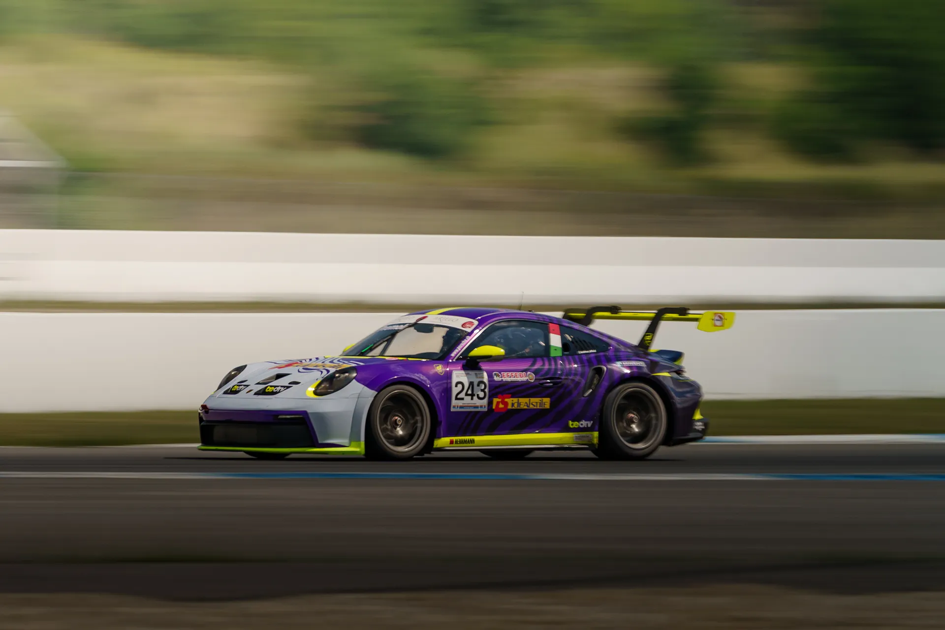 Nr 243 — Motorsport photography, Dans Trackday, image 10