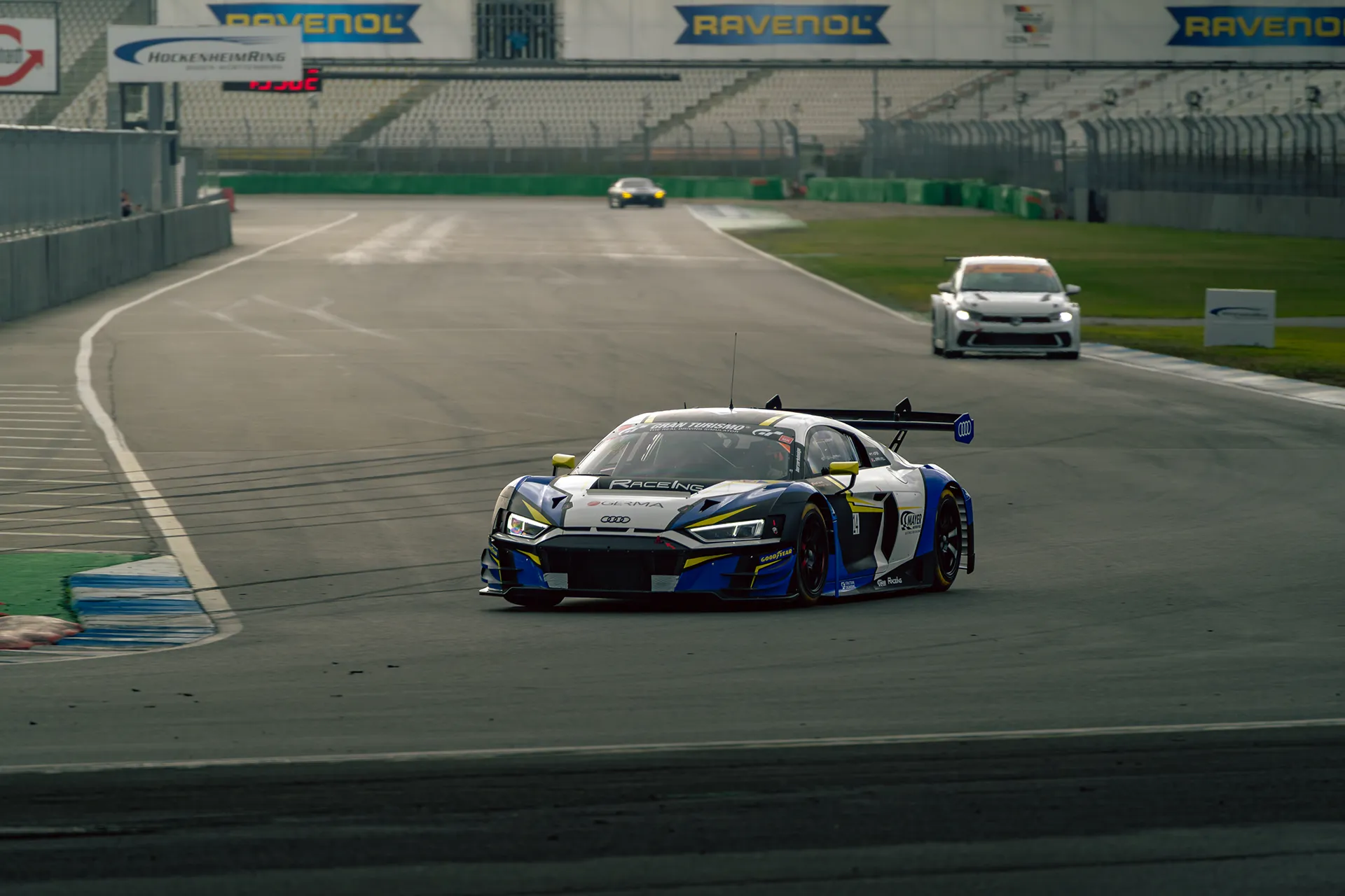 Audi R8 Blau — Motorsport photography, Dans Trackday, image 2