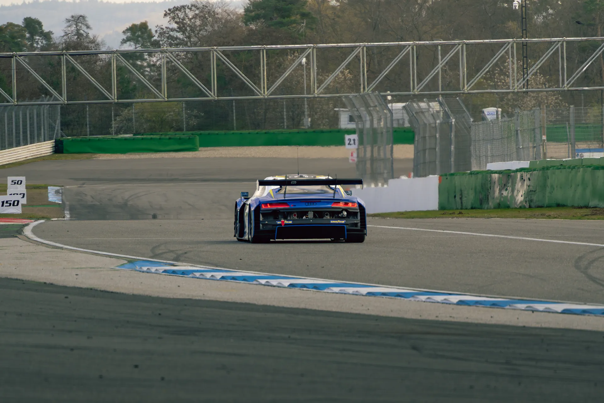 Audi R8 Blau — Motorsport photography, Dans Trackday, image 4