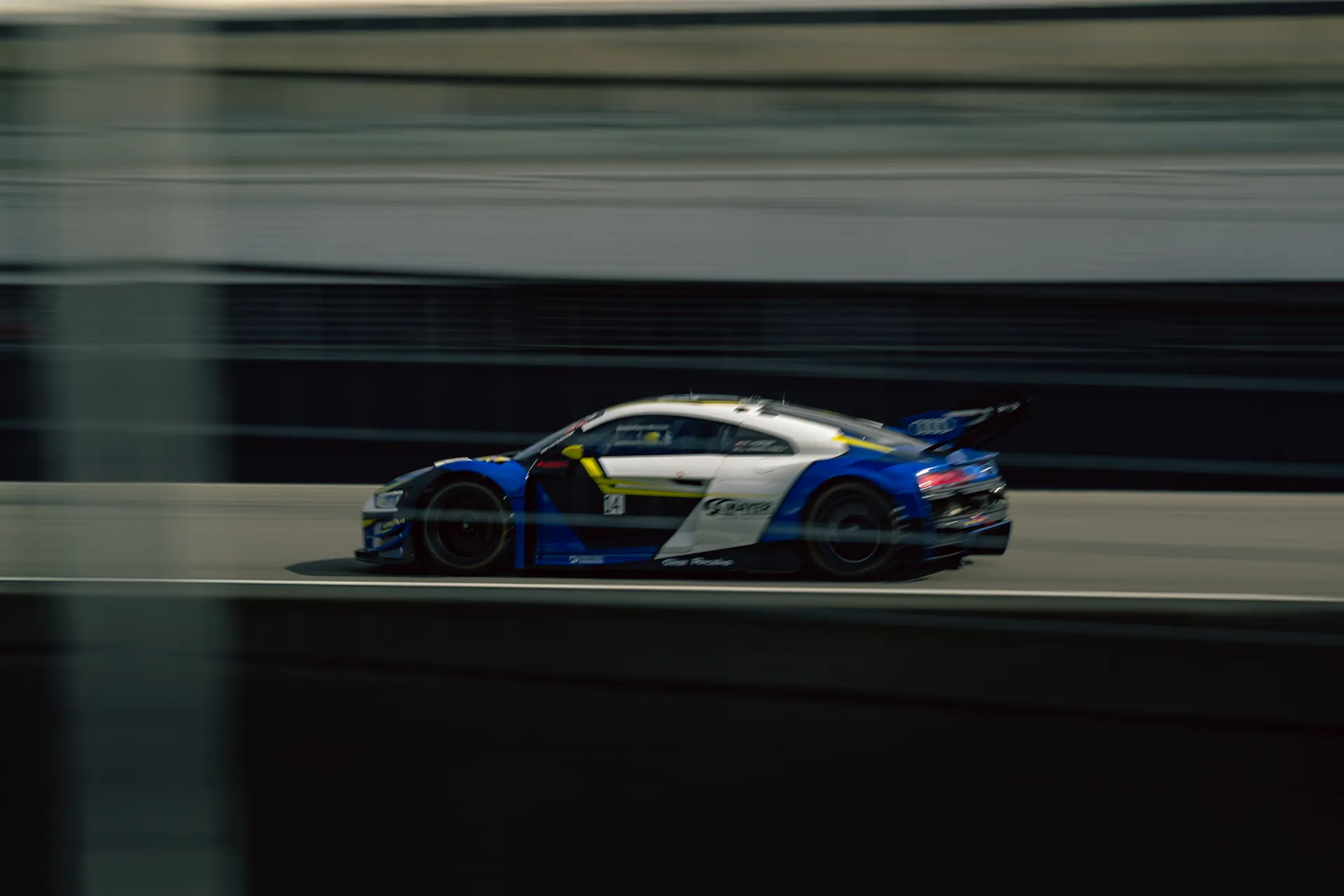 Audi R8 Blau — Motorsport photography, Dans Trackday, image 9