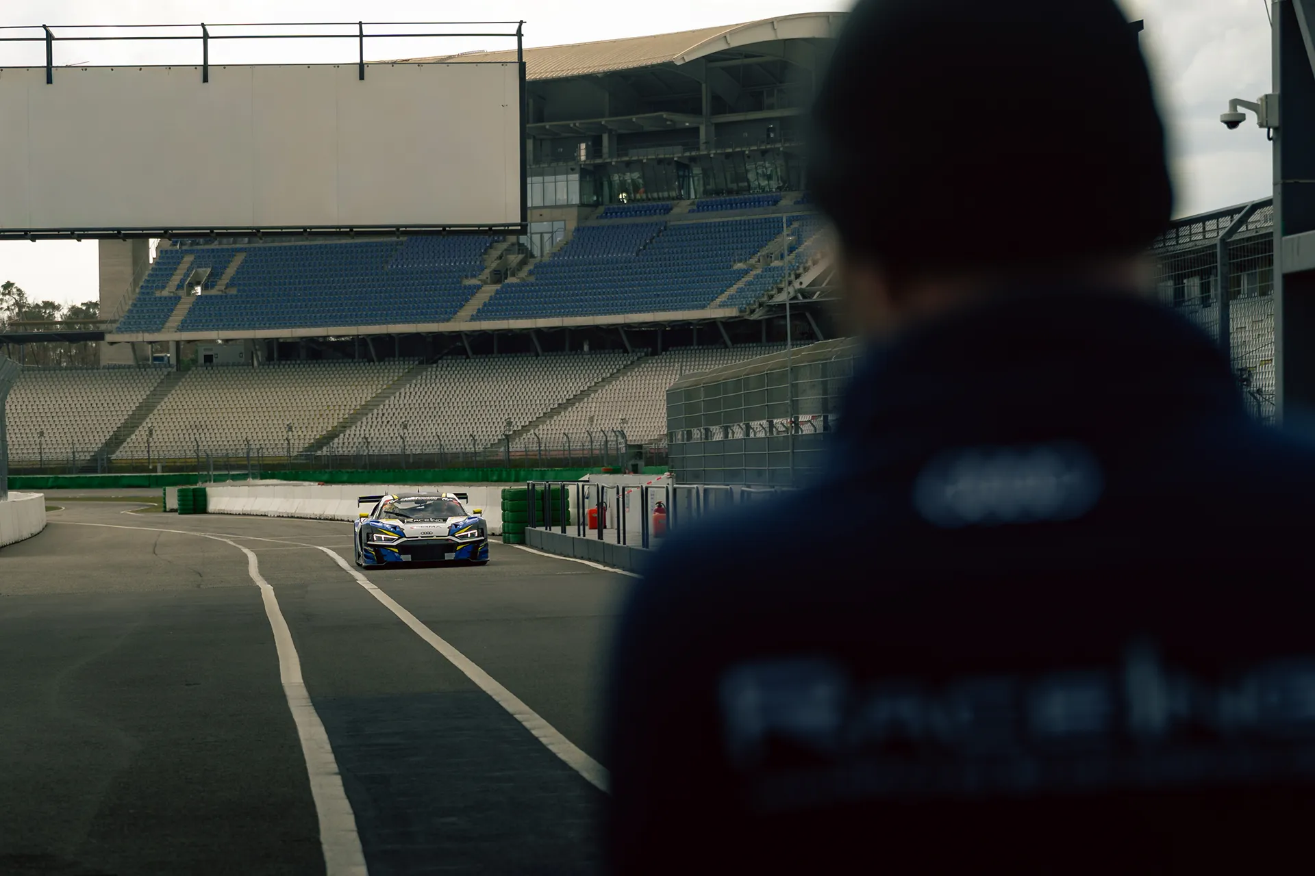 Audi R8 Blau — Motorsport photography, Dans Trackday, image 11