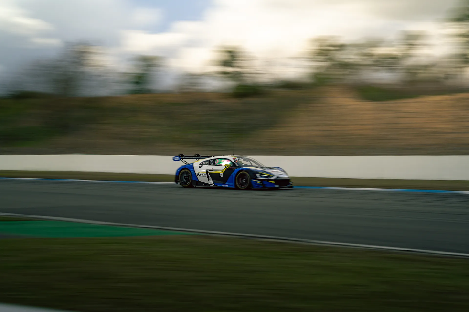 Audi R8 Blau — Motorsport photography, Dans Trackday, image 20