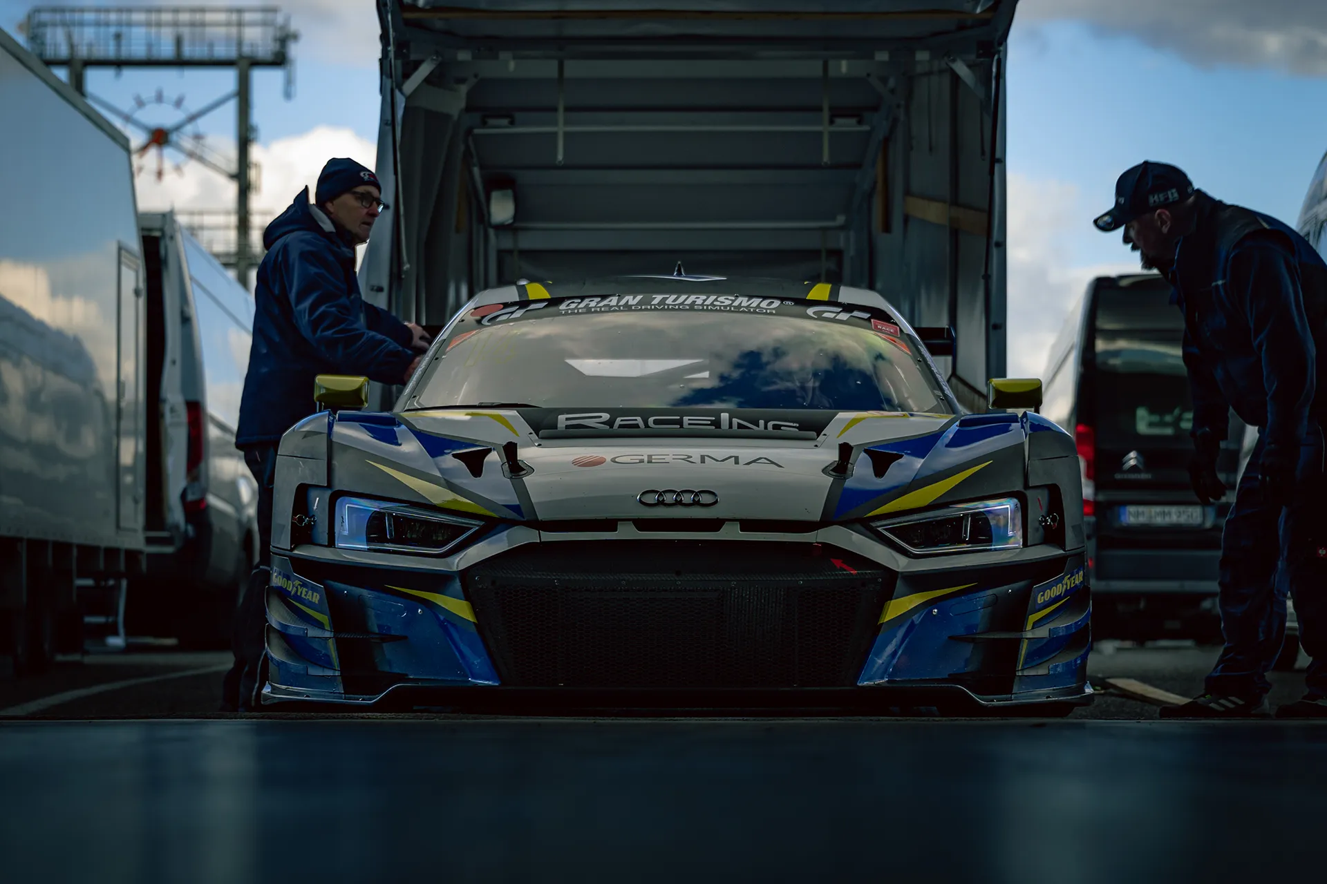 Audi R8 Blau — Motorsport photography, Dans Trackday, image 25