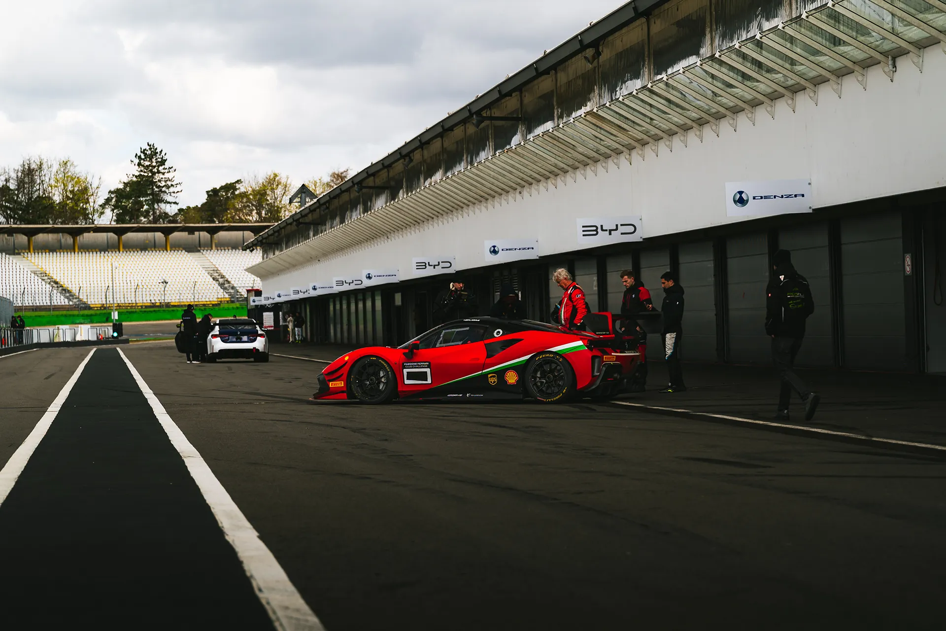 Ferrari Rot NR378 — Motorsport photography, Dans Trackday, image 8