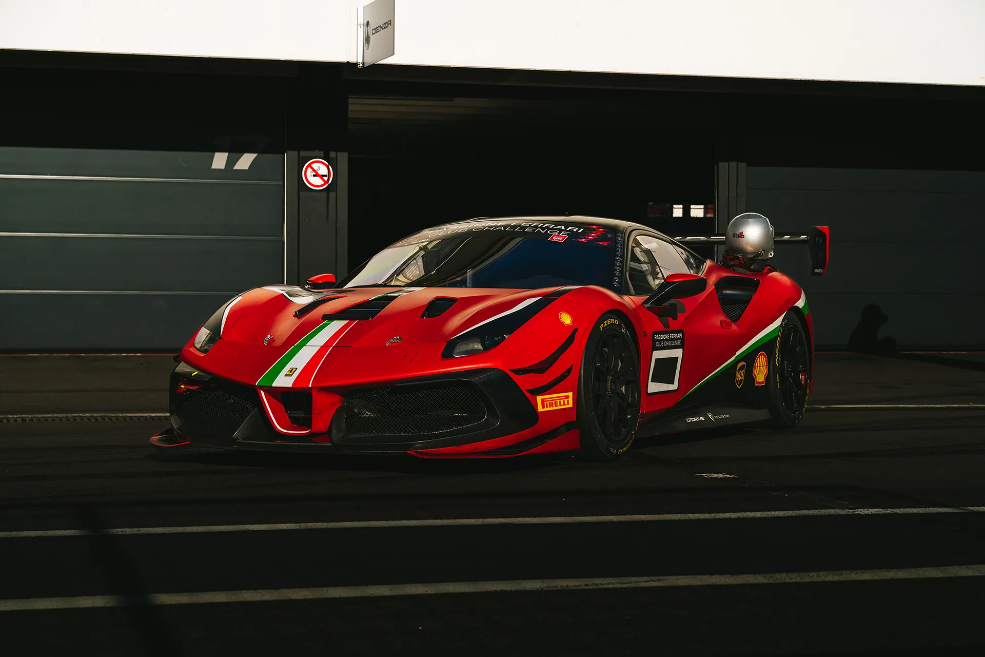 Ferrari Rot NR378 — Motorsport photography, Dans Trackday, image 23