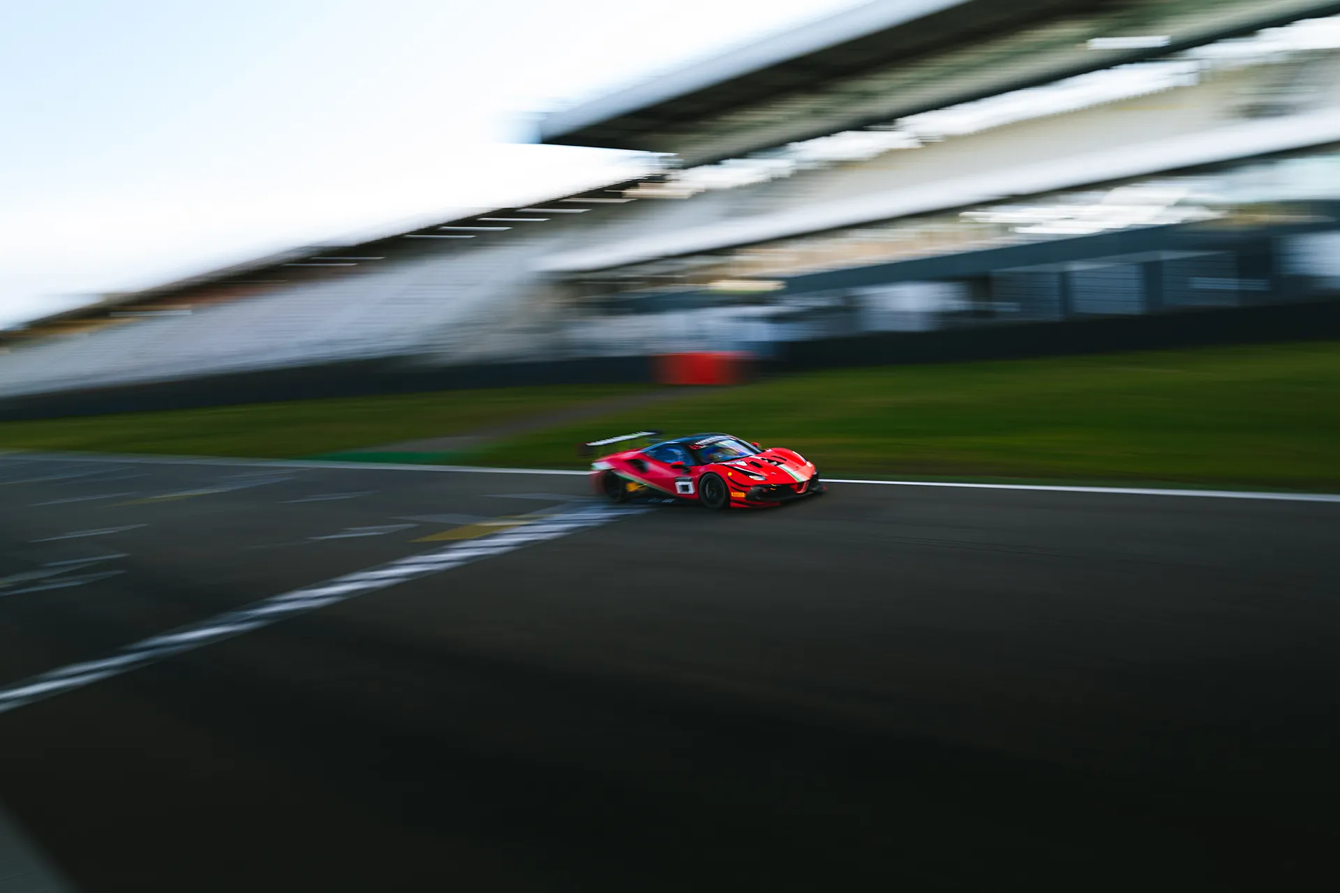Ferrari Rot NR378 — Motorsport photography, Dans Trackday, image 31