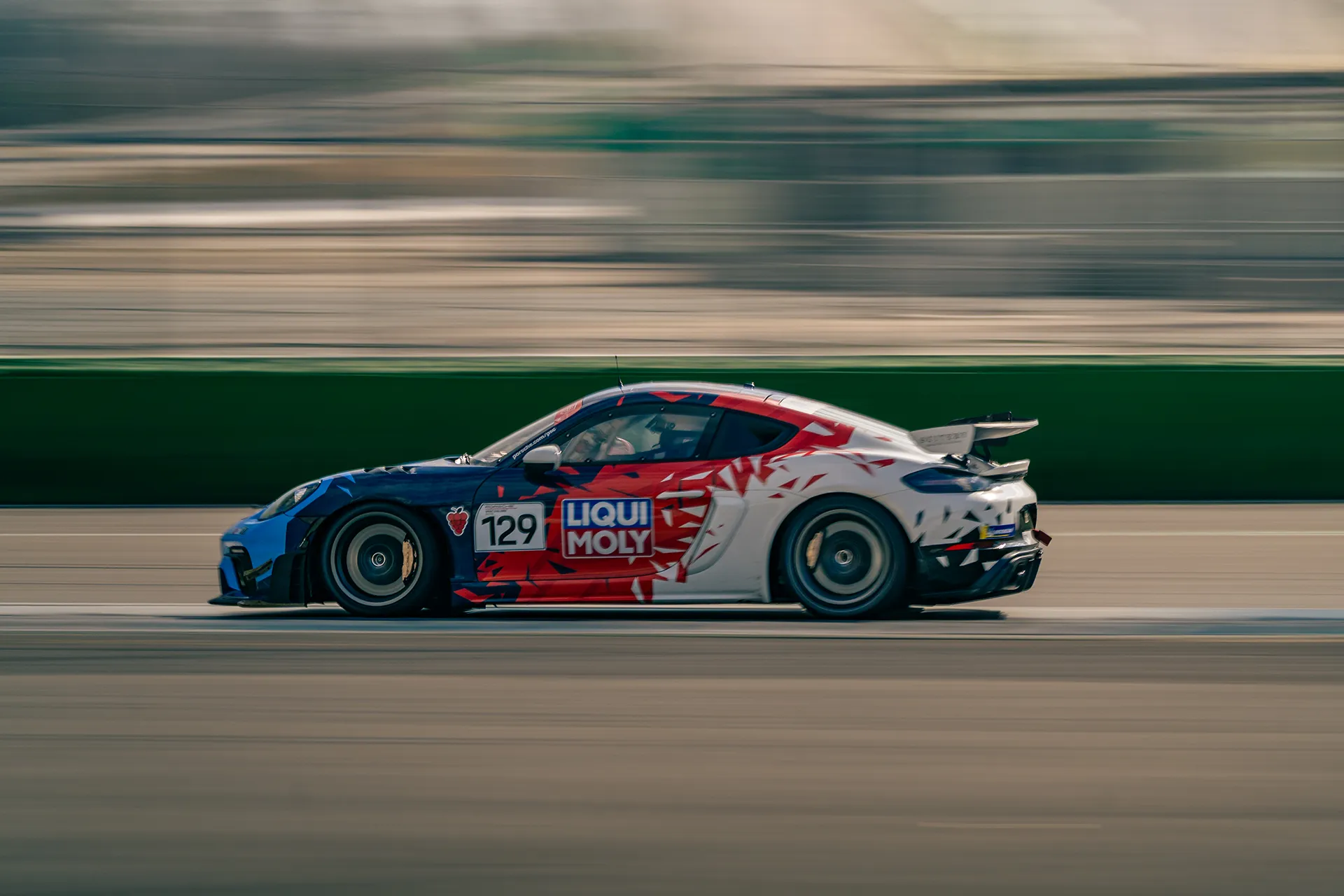 Porsche Cayman NR129 — Motorsport photography, Dans Trackday, image 1