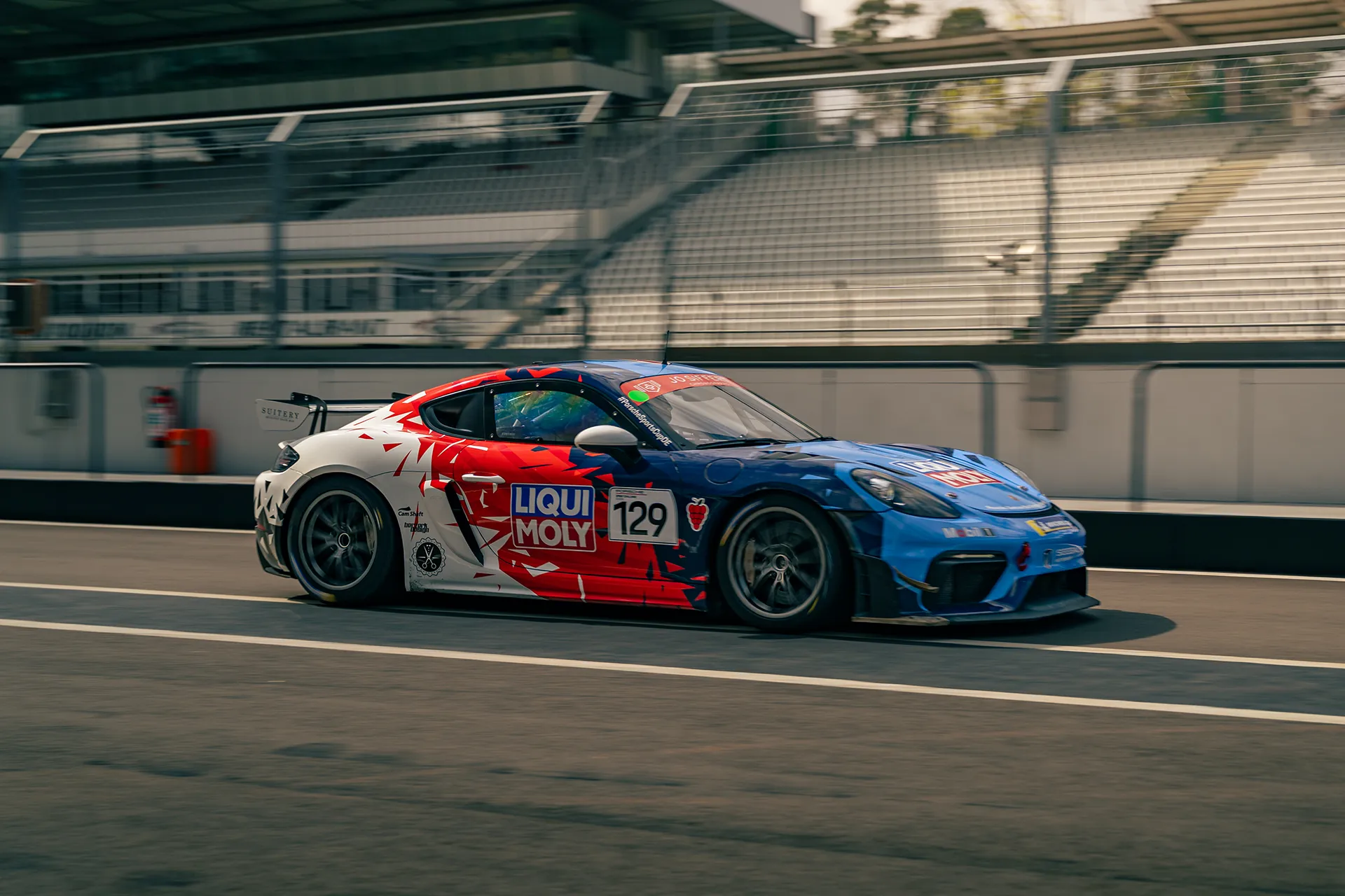 Porsche Cayman NR129 — Motorsport photography, Dans Trackday, image 3