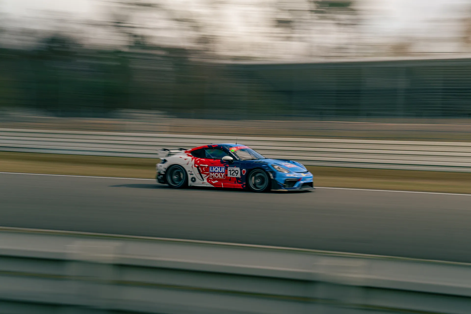 Porsche Cayman NR129 — Motorsport photography, Dans Trackday, image 7